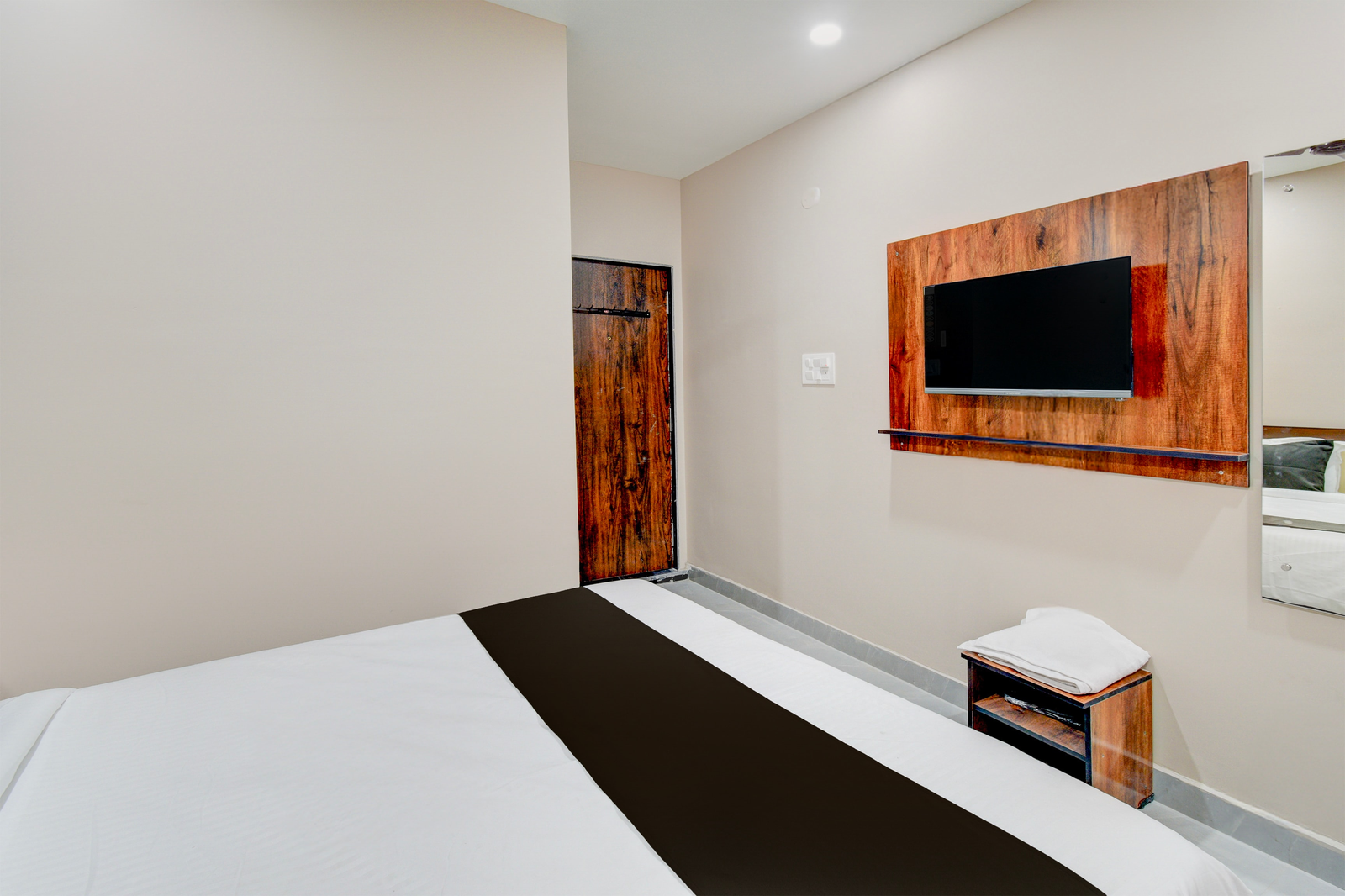 super townhouse chaitanyapuri metro station hyderabad
