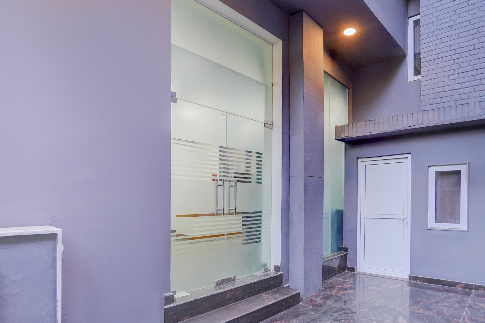 Townhouse Oak Sector 31 Noida,,3 star