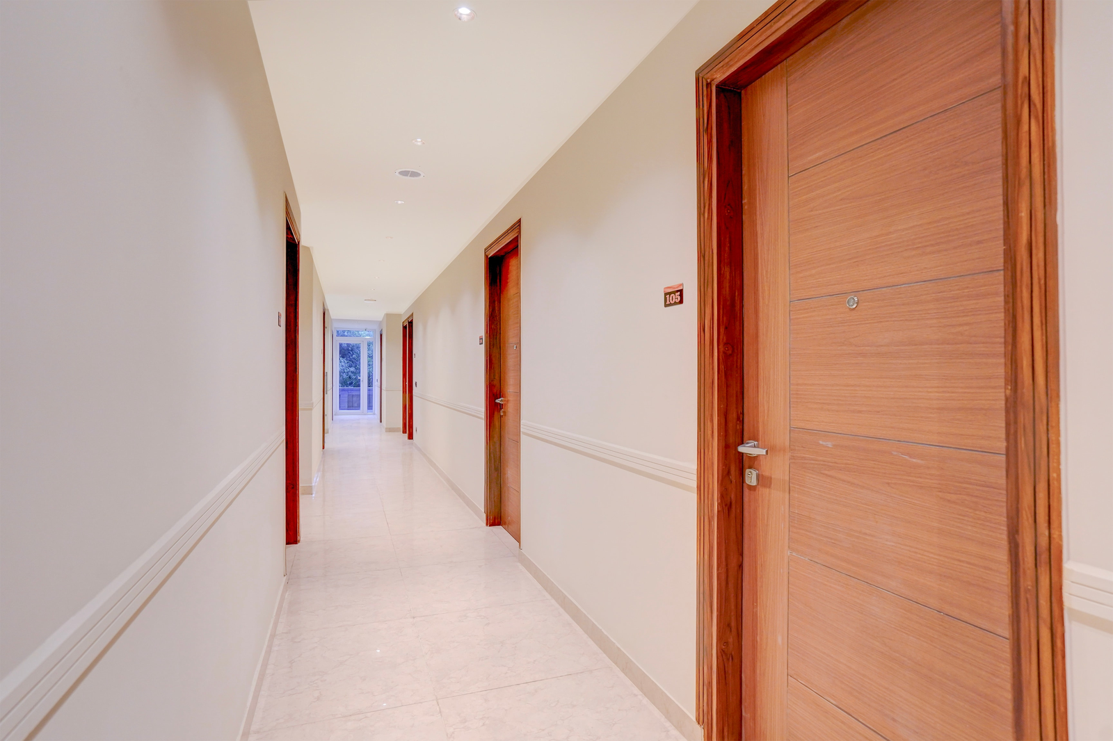 townhouse oak sector 31 noida