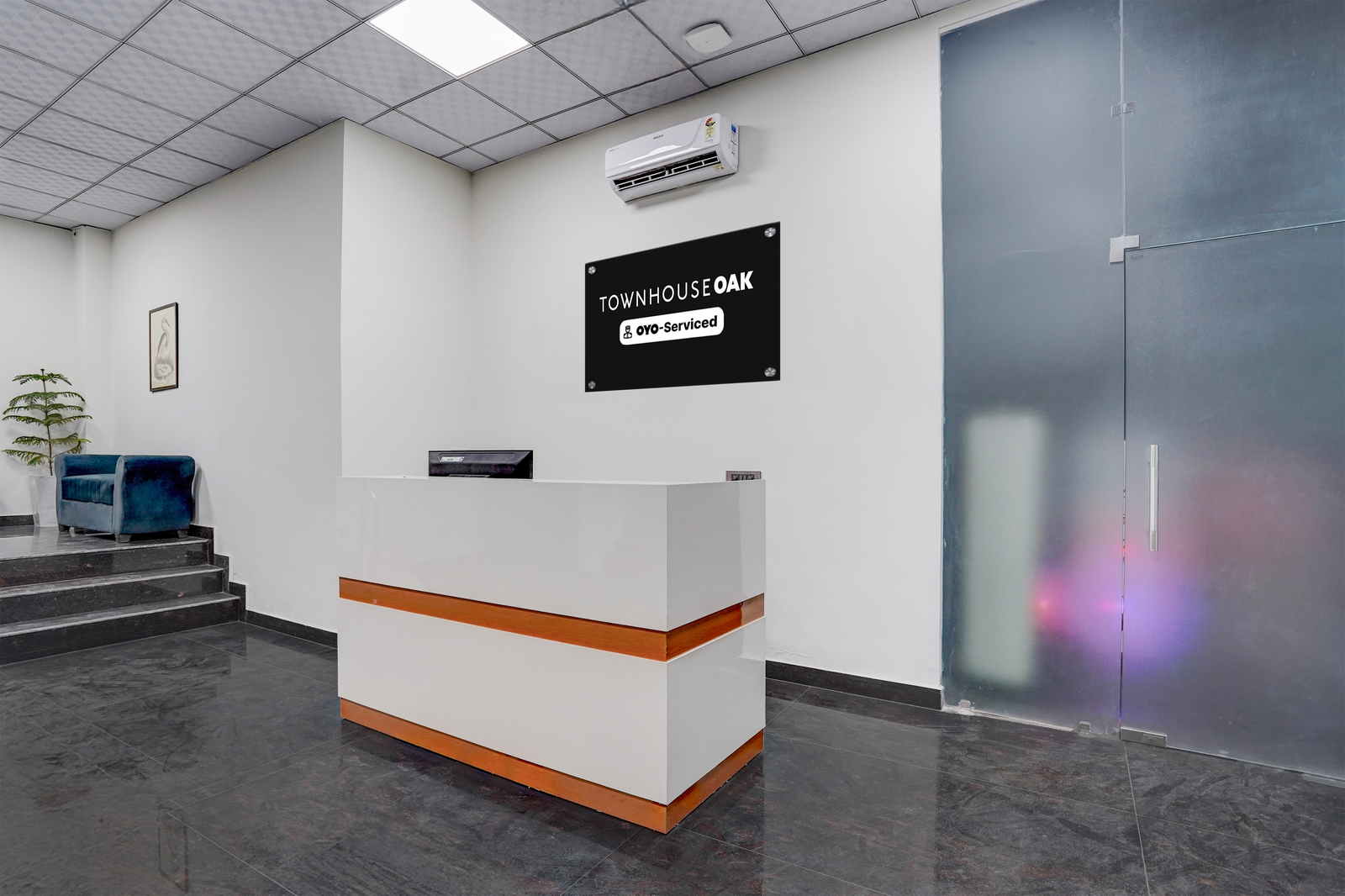 townhouse oak sector 31 noida