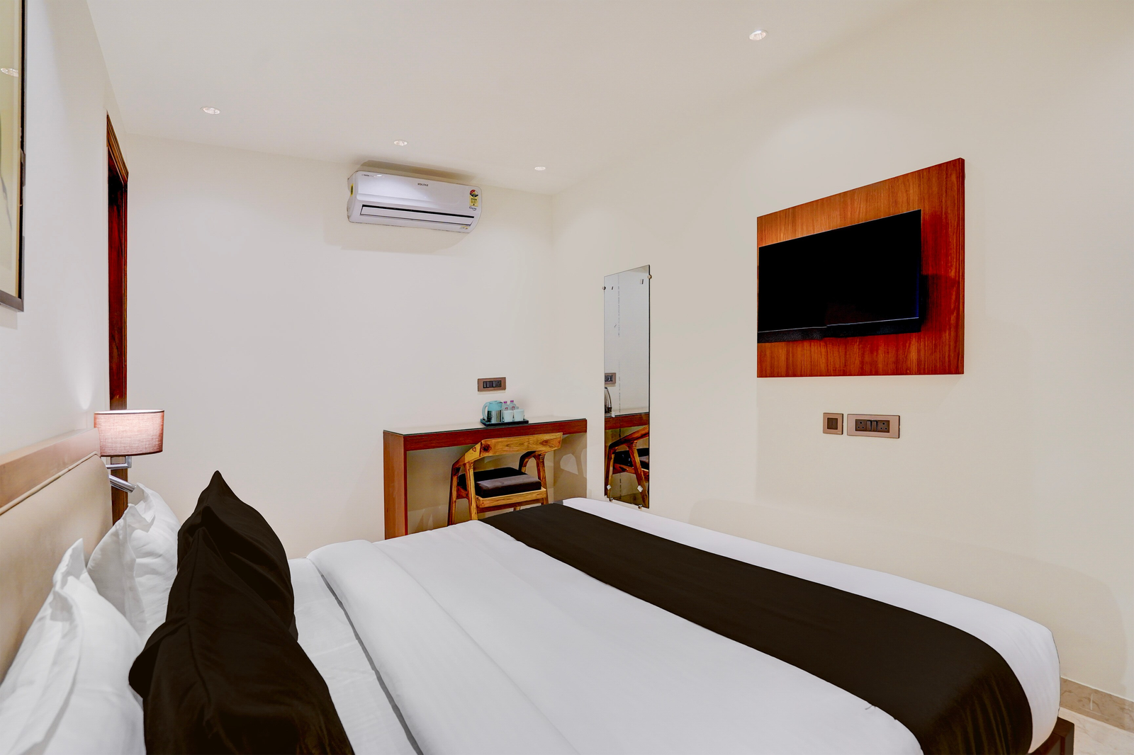townhouse oak sector 31 noida