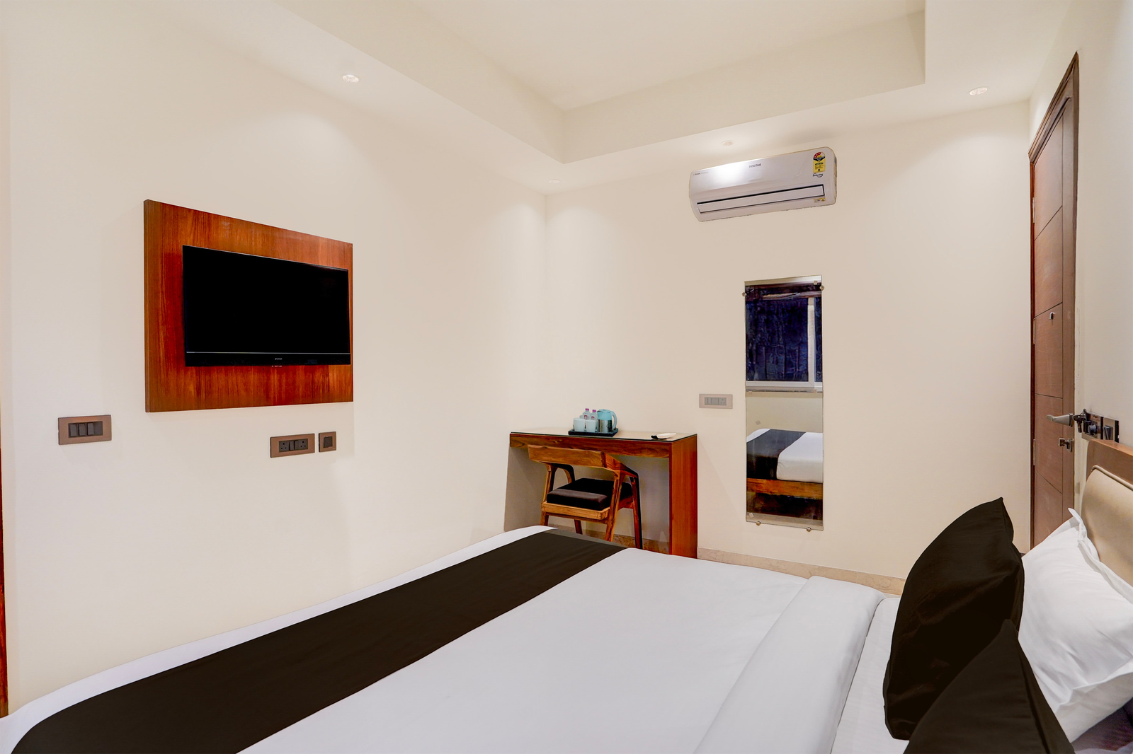 townhouse oak sector 31 noida