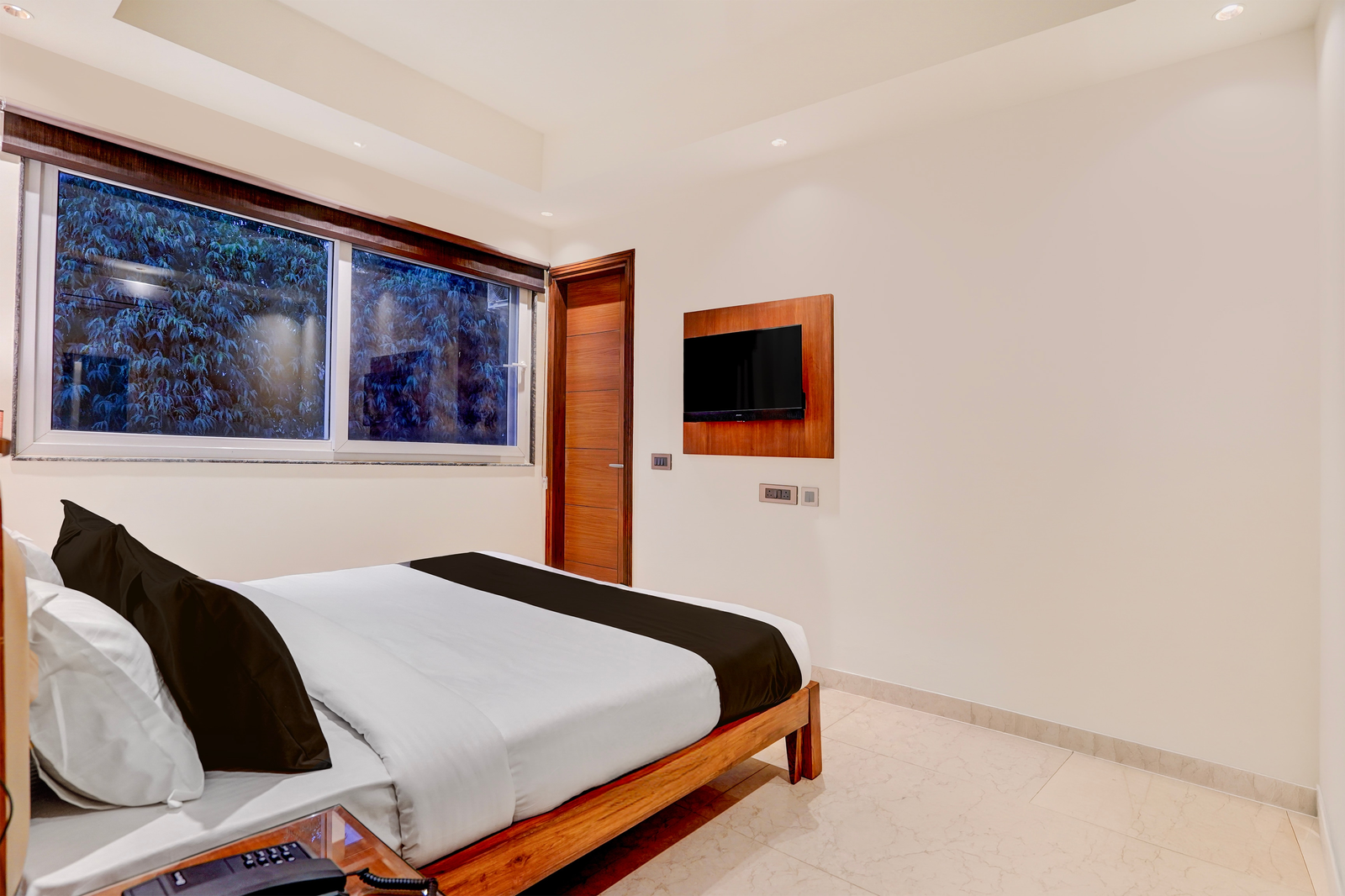 townhouse oak sector 31 noida