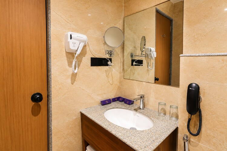 luxuria inn by chandan