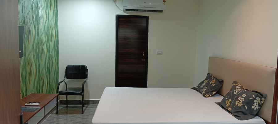 hotel stay aura