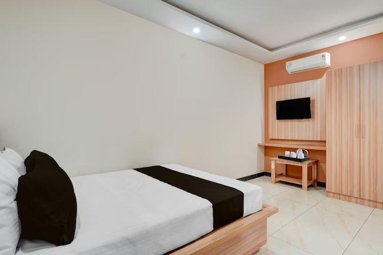 super hotel o kachohalli gate formerly srs lodge