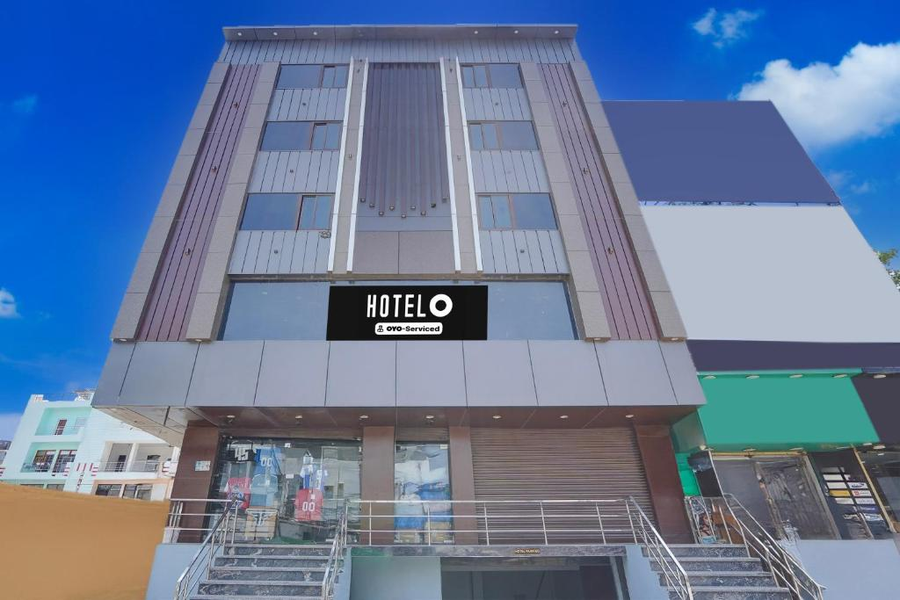 Hotel O Kanpur City Centre Formerly Sr Galaxy,Plot No. 278 Lal Bunglaw, Near Saral Nursing Home Hospital Police Chauki, Chauraha, Kanpur, Uttar Pradesh 208007,3 star