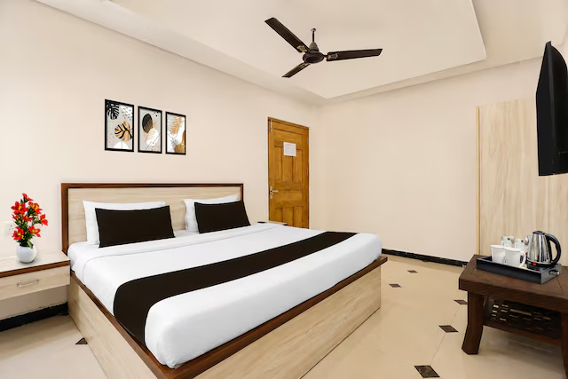 super hotel o gorakhpur railway junction road golghar formerly rr inn