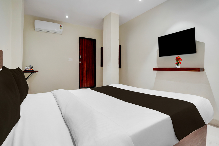super oyo hotel o pydithalli ammavari temple vizianagaram