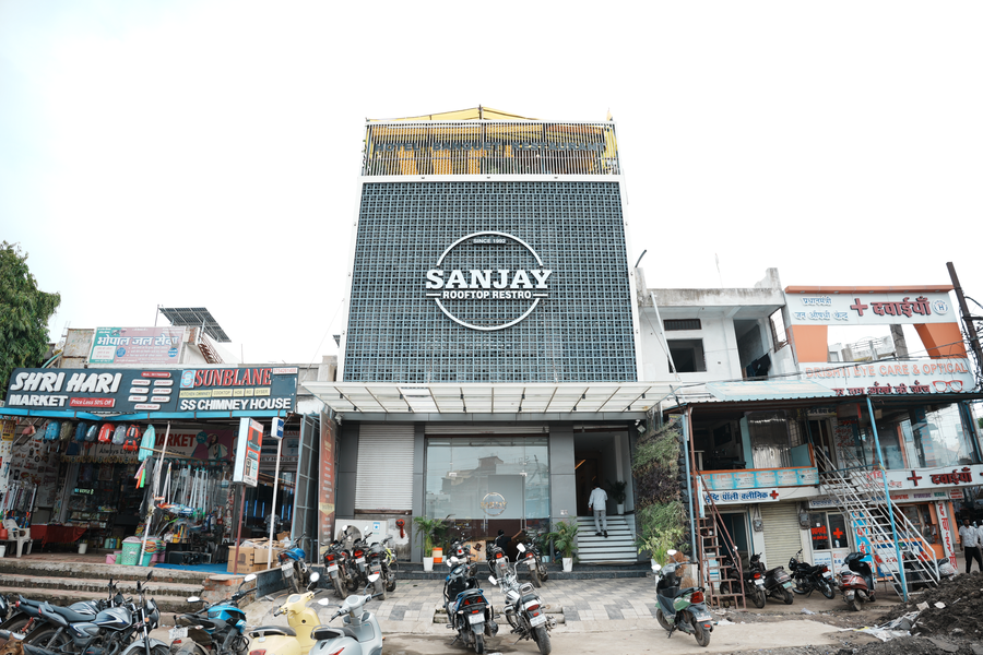 Hotel Sanjay Rooftop & Resto,,3 star