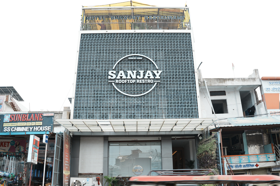Hotel Sanjay Rooftop & Resto,,3 star