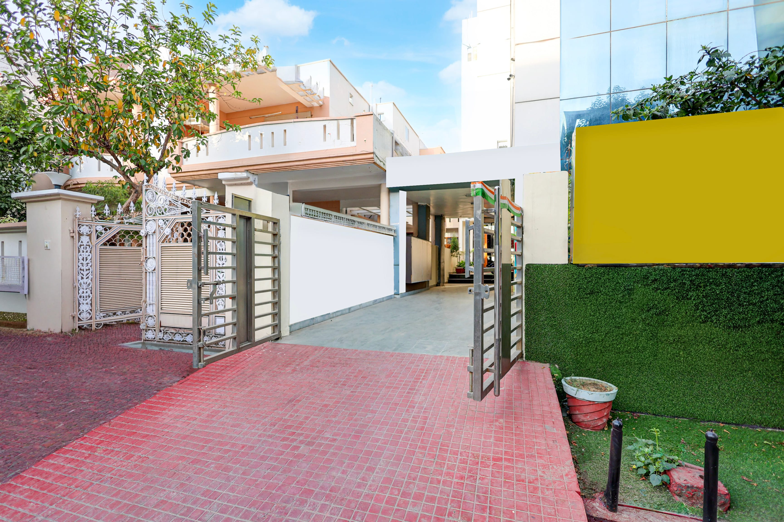 Hotel O Vineet Khand Gomti Nagar Formally Raas Inn,,3 star