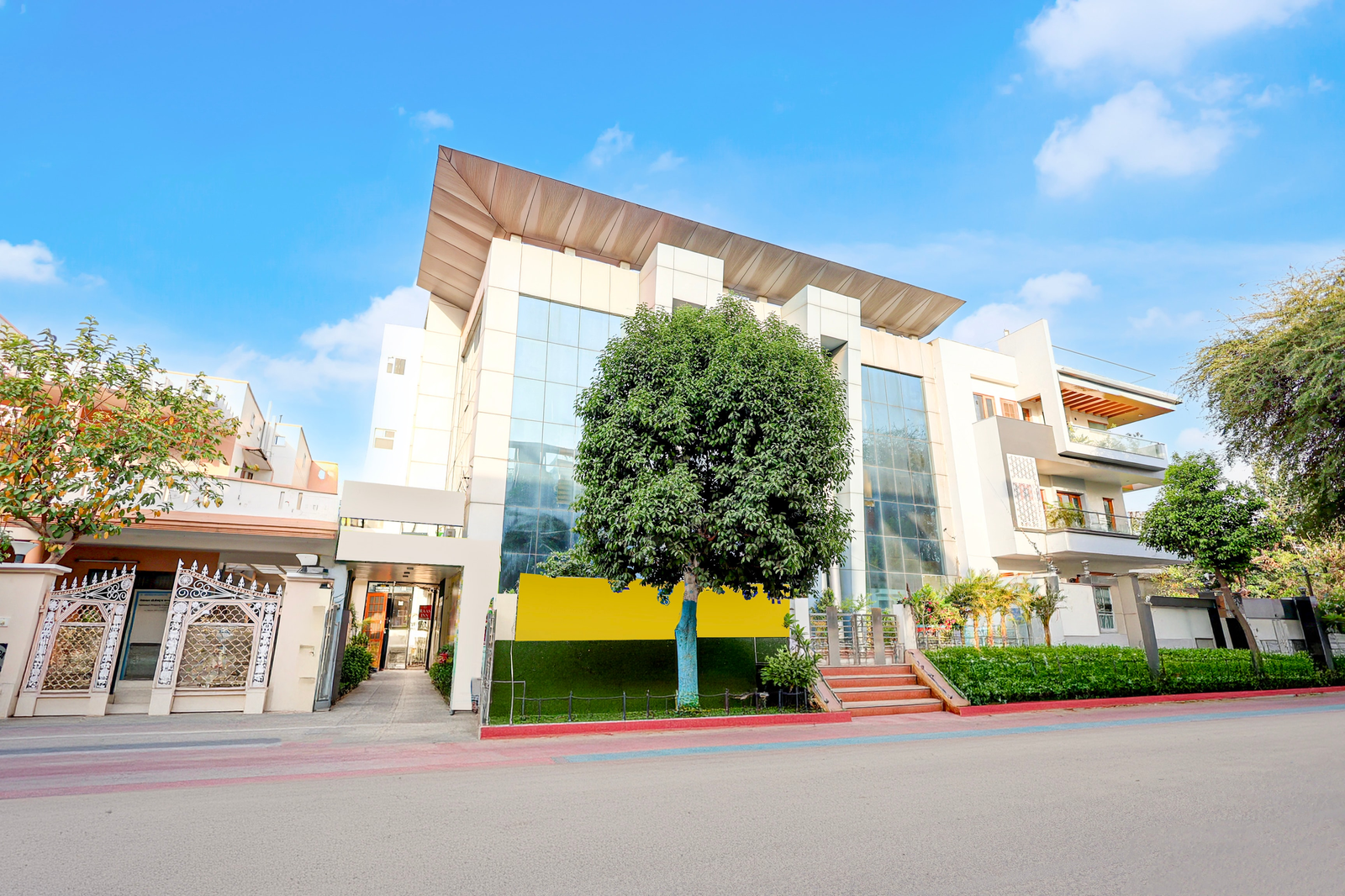Hotel O Vineet Khand Gomti Nagar Formally Raas Inn,,3 star