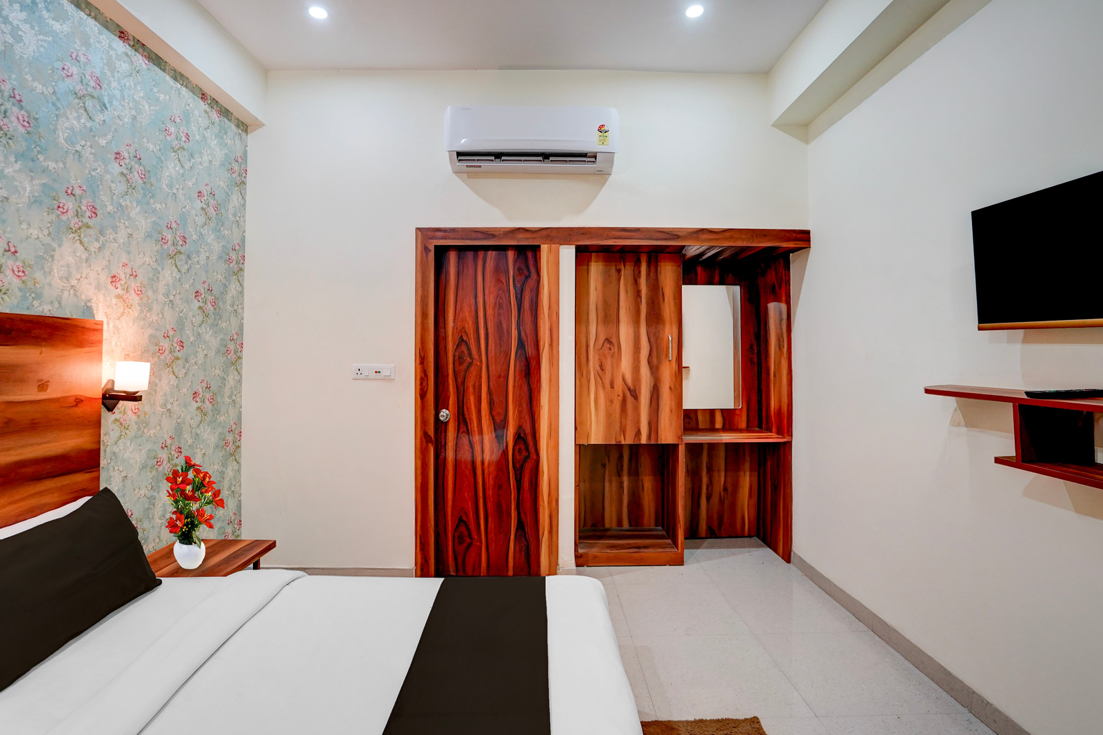 oyo hotel o khargapur ring road formerly shimla grand