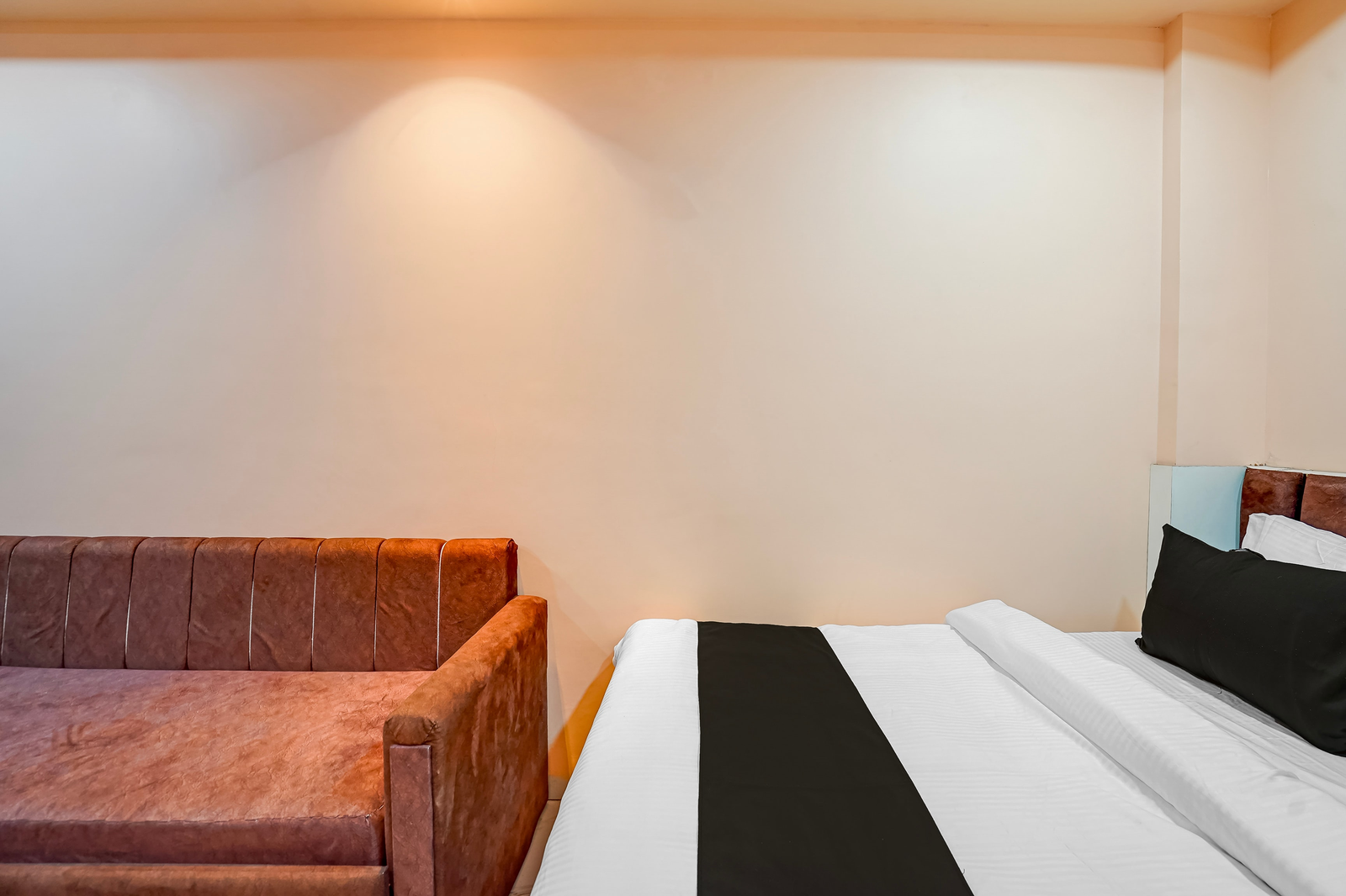 super townhouse iskcon temple ujjain formerly hotel ramashray palace