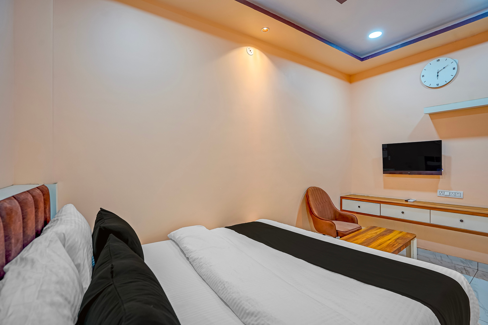 super townhouse iskcon temple ujjain formerly hotel ramashray palace