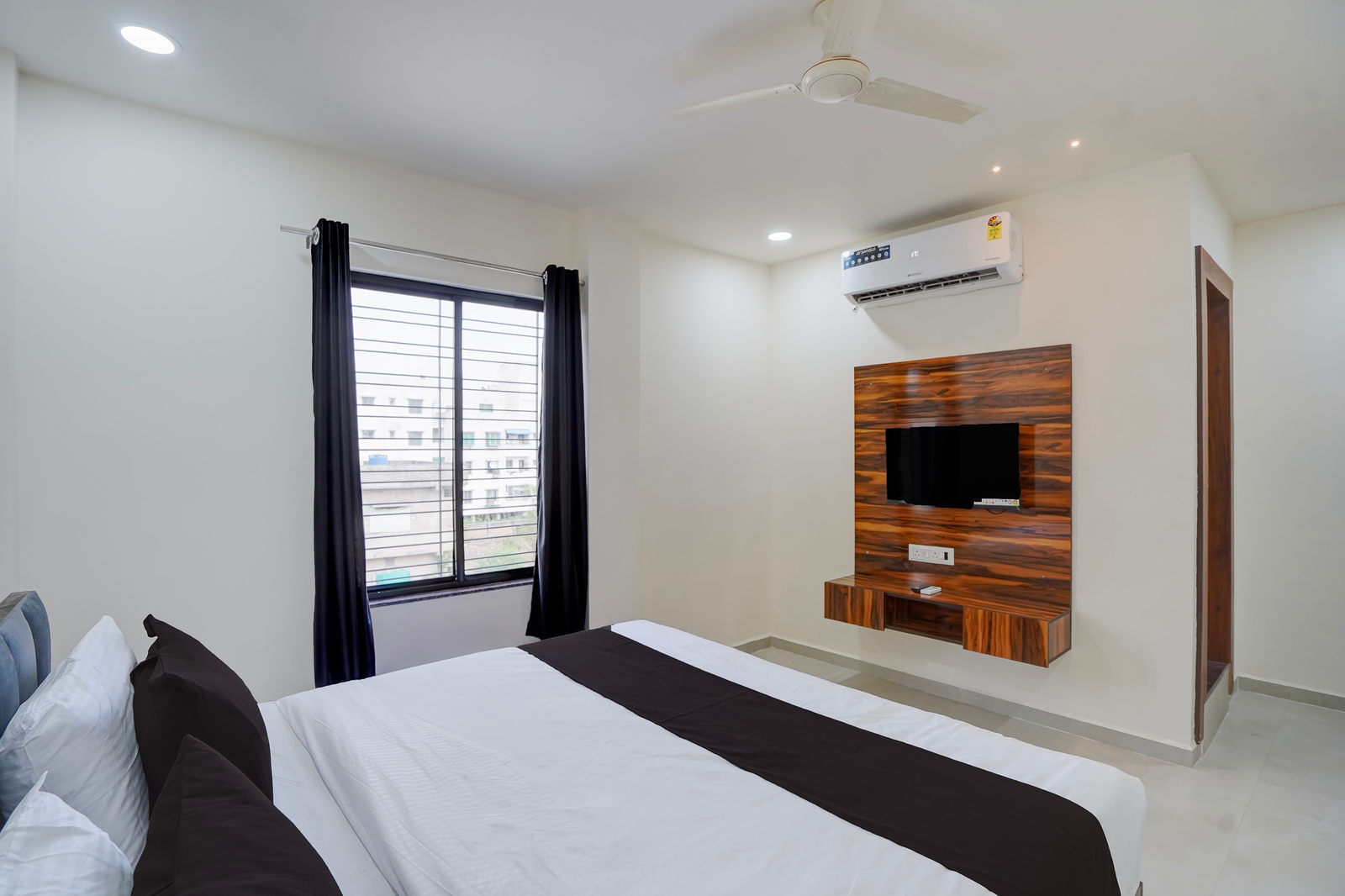 super hotel o godhni road nagpur