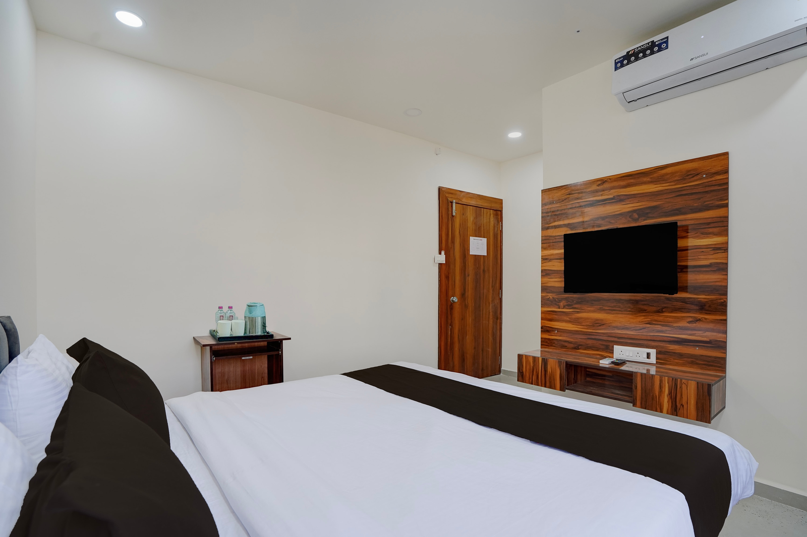 super hotel o godhni road nagpur
