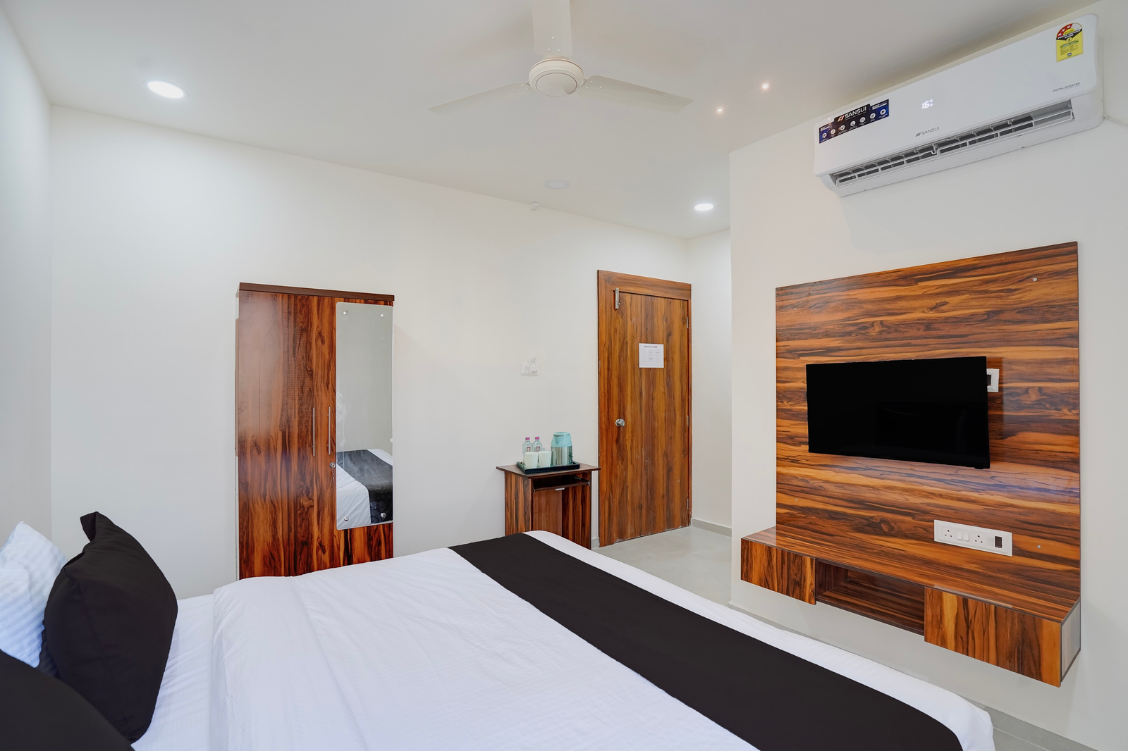super hotel o godhni road nagpur