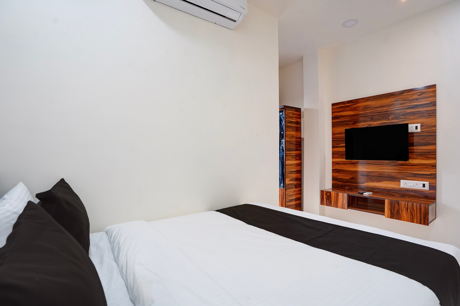 super hotel o godhni road nagpur