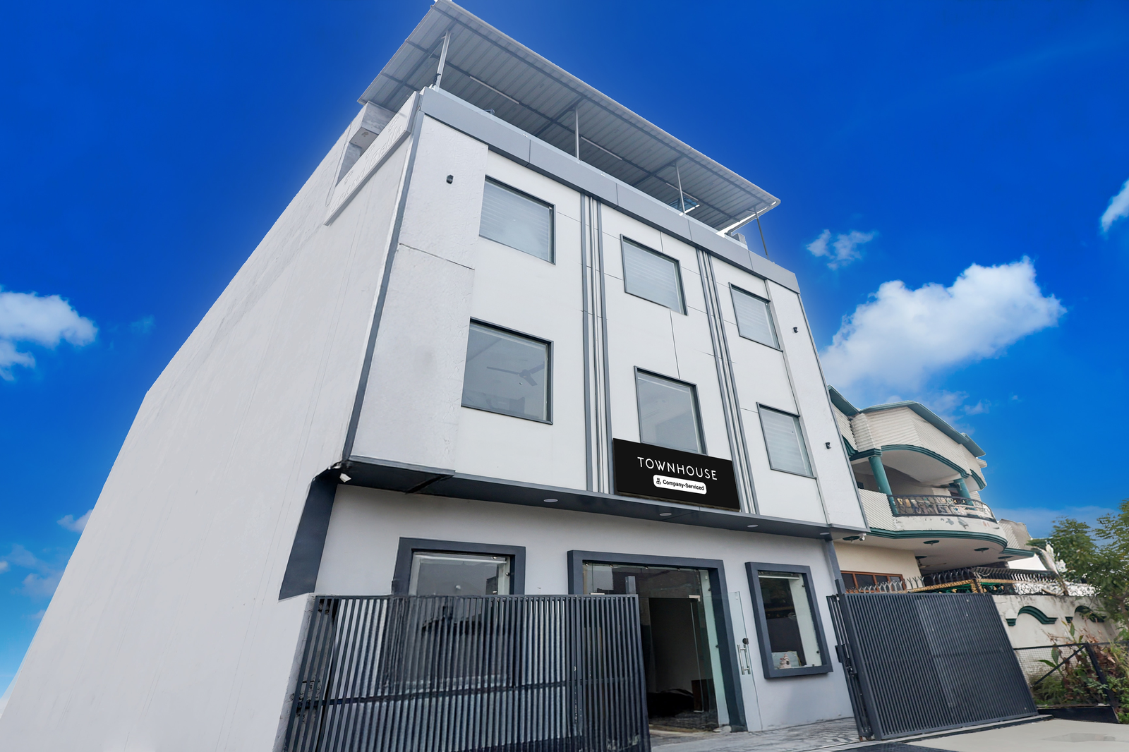 townhouse by oyo gt road amritsar near fortis hospital