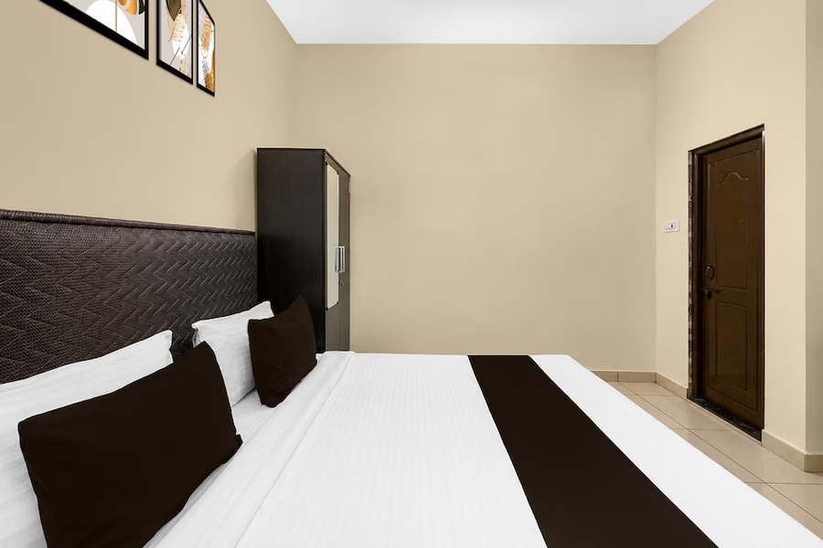 super hotel o temple road vemulavada