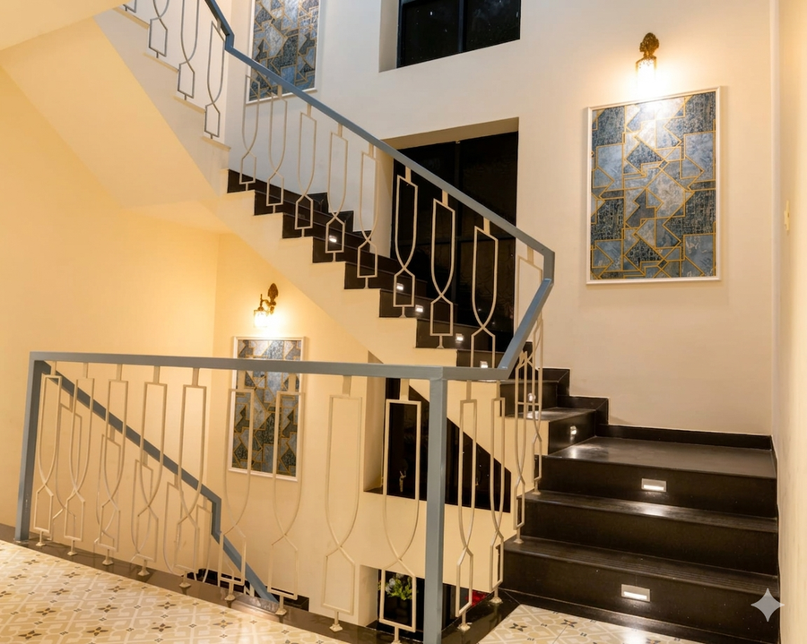 Raj Royal Hotel,,3 star