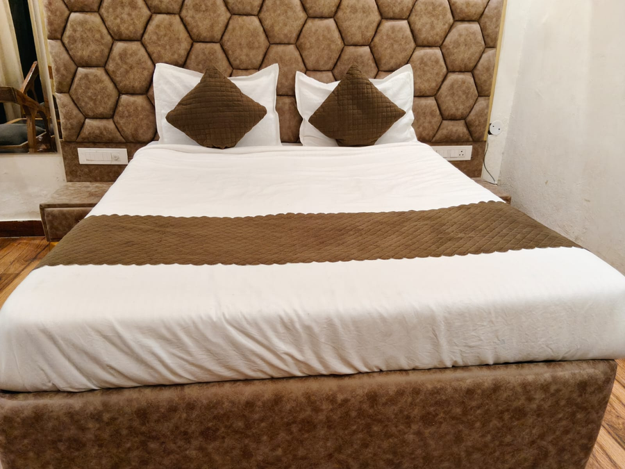 hotel royals zirakpur