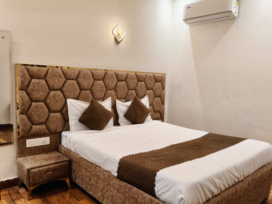 hotel royals zirakpur