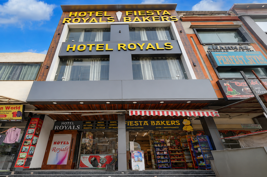 Hotel Royals, Zirakpur,,3 star