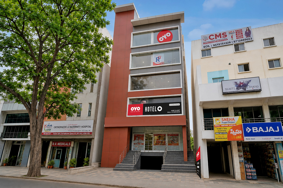 super hotel o amr planet mall hyderabad formerly r square