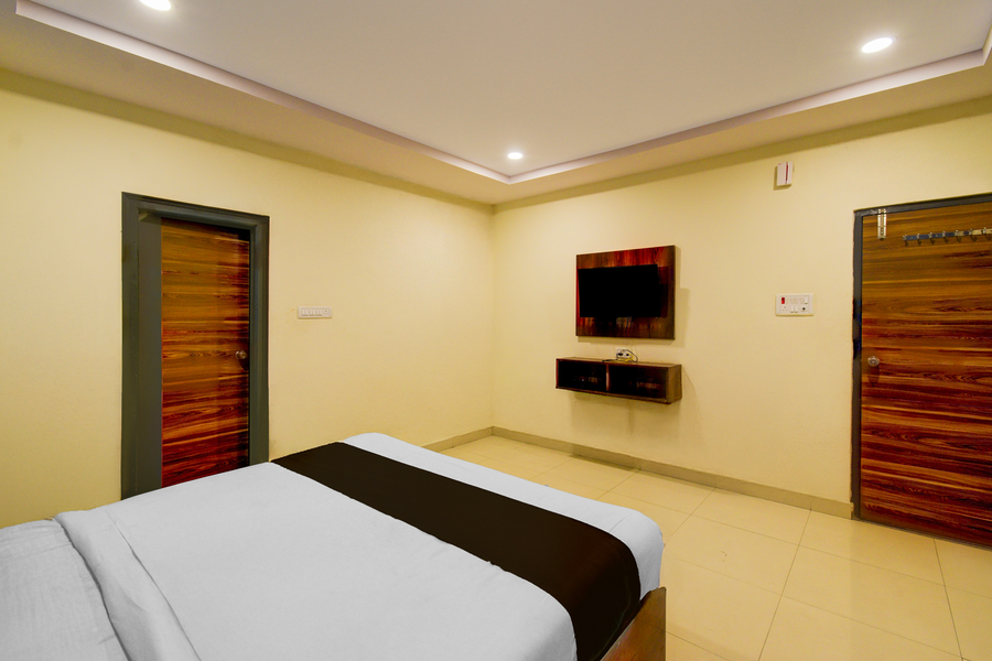 super hotel o amr planet mall hyderabad formerly r square