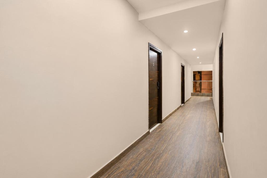 Hotel O Visakhapatnam Railway Junction Formerly Kesava Residency,Plot No. 32-2-16, Bowdara Road, Chavulamadum, Visakhapatnam, Andhra Pradesh 530004,3 star