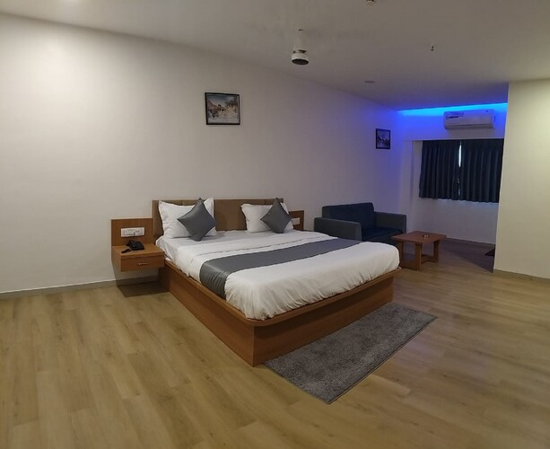 hotel royal elite
