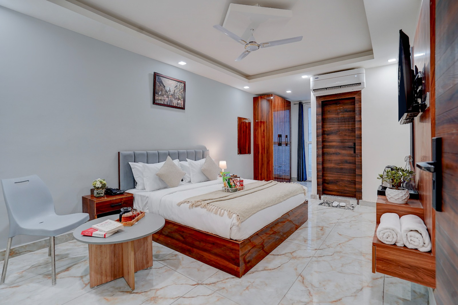 restin hotel spectrum mall road sector 101