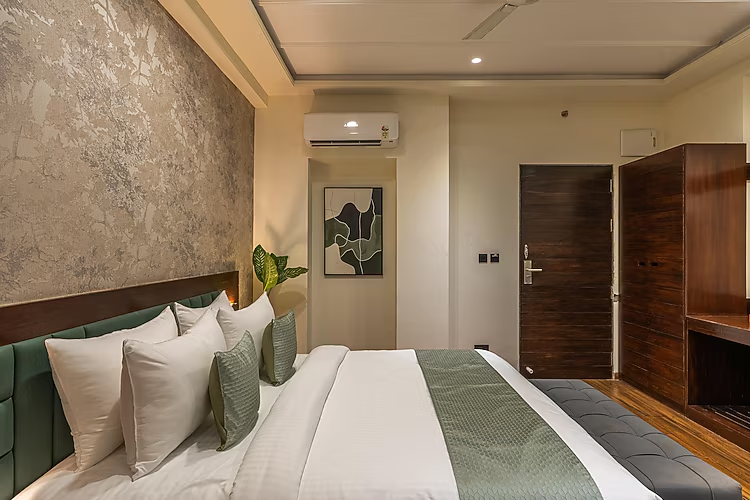 perfectstayz premium udaipur by the lake
