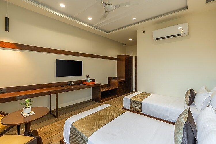 perfectstayz premium udaipur by the lake