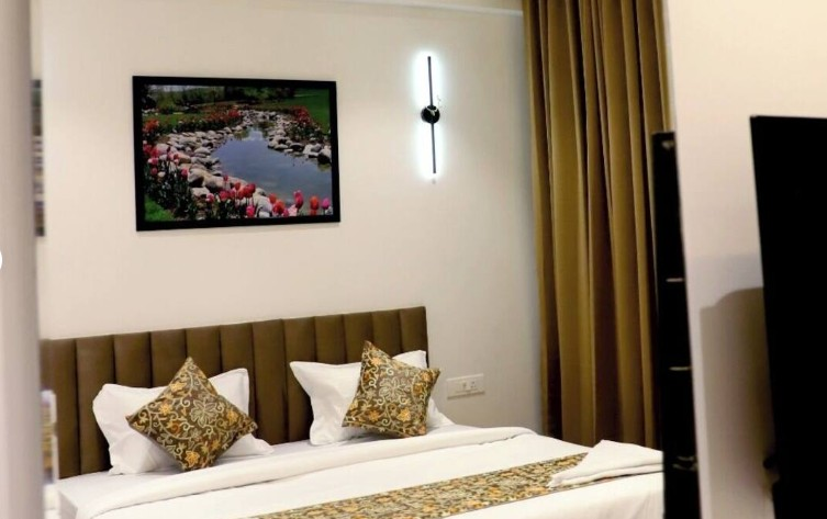 hotel ellora pride