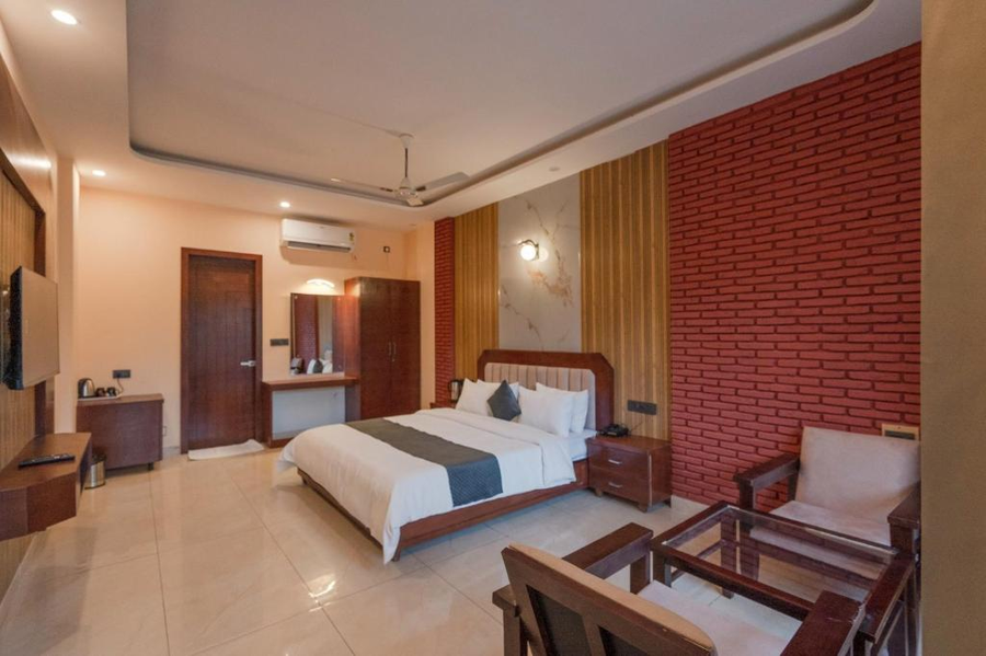 the jungle trail corbett resort and spa