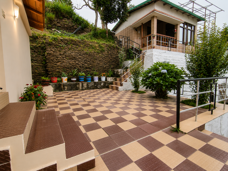 hotel hill top forest palace