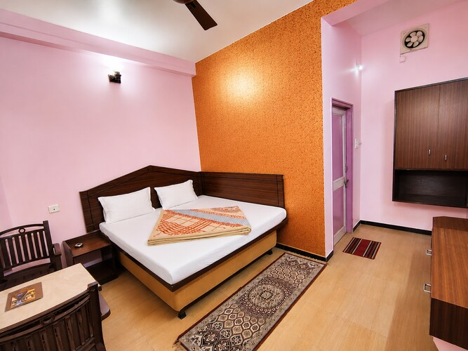 hotel hill top forest palace