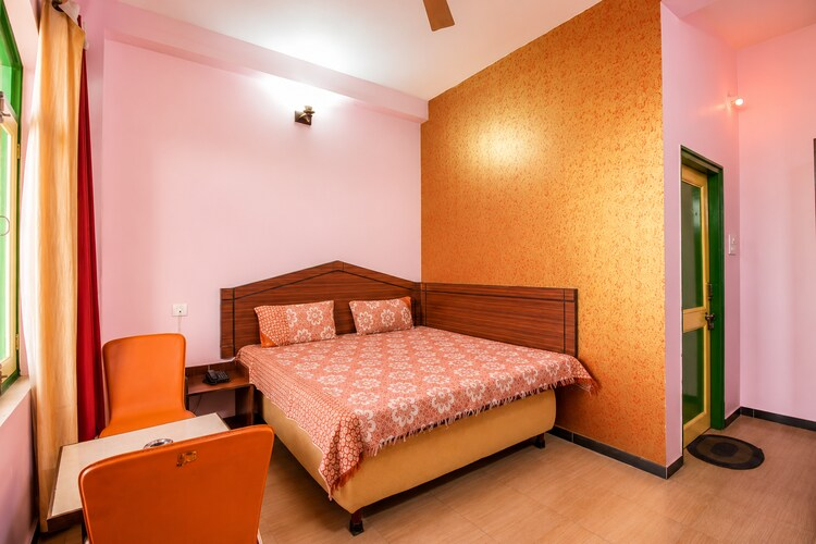 hotel hill top forest palace