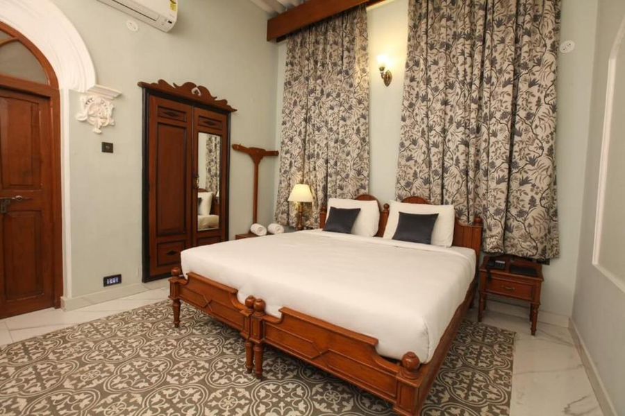 taj mahal hotel abids