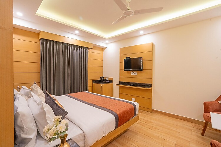 perfectstayz premium mall road