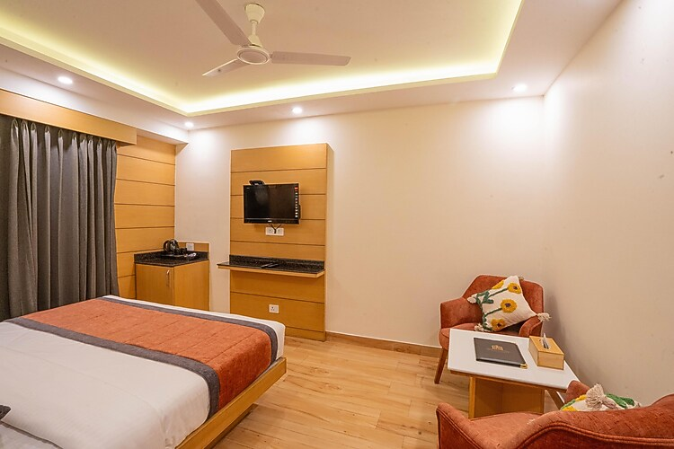 perfectstayz premium mall road