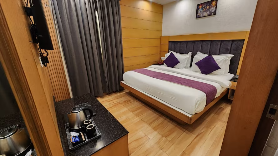 perfectstayz premium mall road