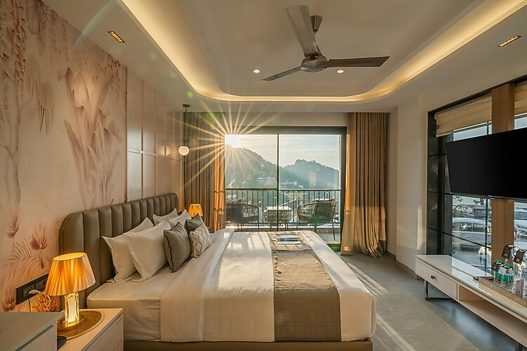 perfectstayz luxe mall road