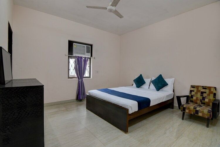 hotel soft petal
