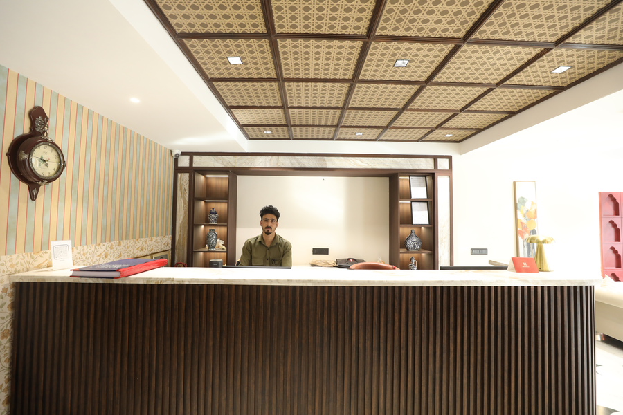 akhyana hotel near unitech cyber park