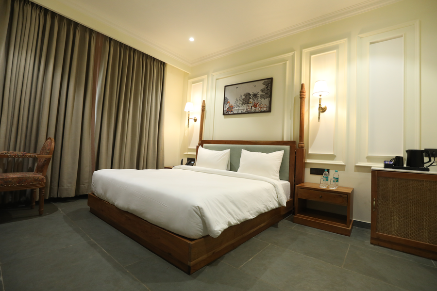 akhyana hotel near unitech cyber park